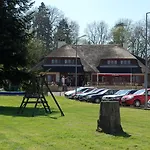 Hotel Logis Relais Saint Michel Villegusien-le-Lac
