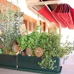 Logis Relais Saint Michel Hotel Villegusien-le-Lac