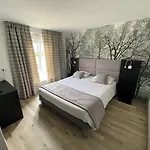 Hotel Logis Relais Saint Michel Villegusien-le-Lac