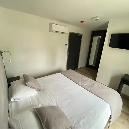 Hotel Relais Saint Michel 2*