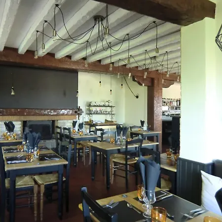 Отель Relais Saint Michel Villegusien-le-Lac