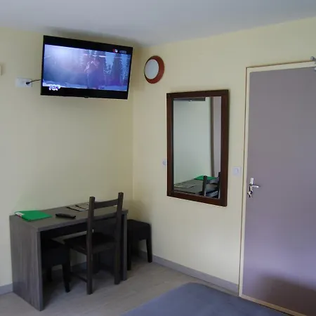 Hotel Relais Saint Michel Villegusien-le-Lac