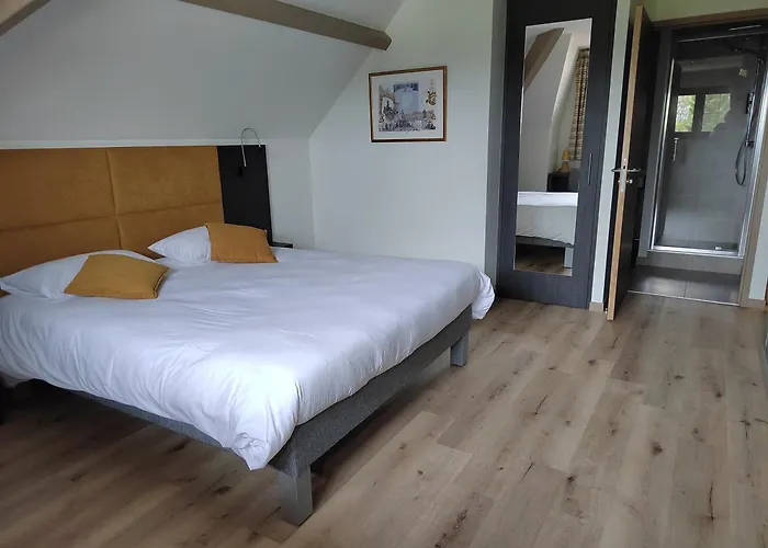 Relais Saint Michel מלון Villegusien-le-Lac