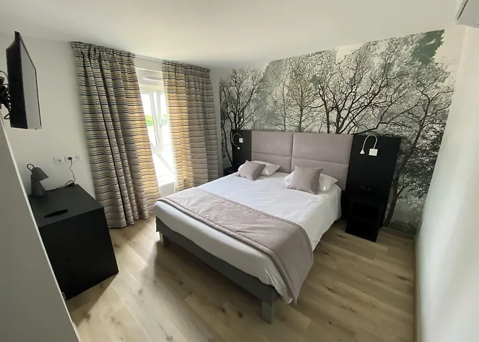 Hotel Relais Saint Michel Villegusien-le-Lac