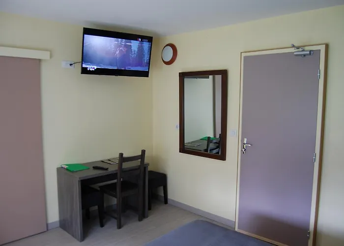 Hotel Relais Saint Michel Villegusien-le-Lac